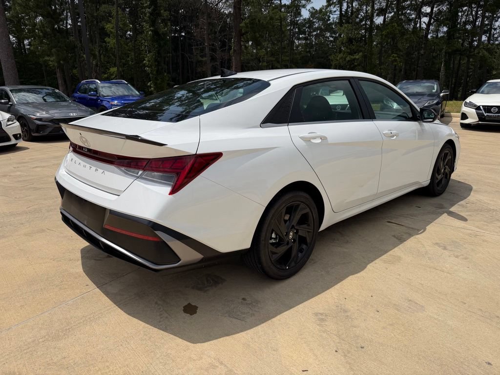 Certified 2026 Hyundai Elantra SEL Sport Premium FWD image 5
