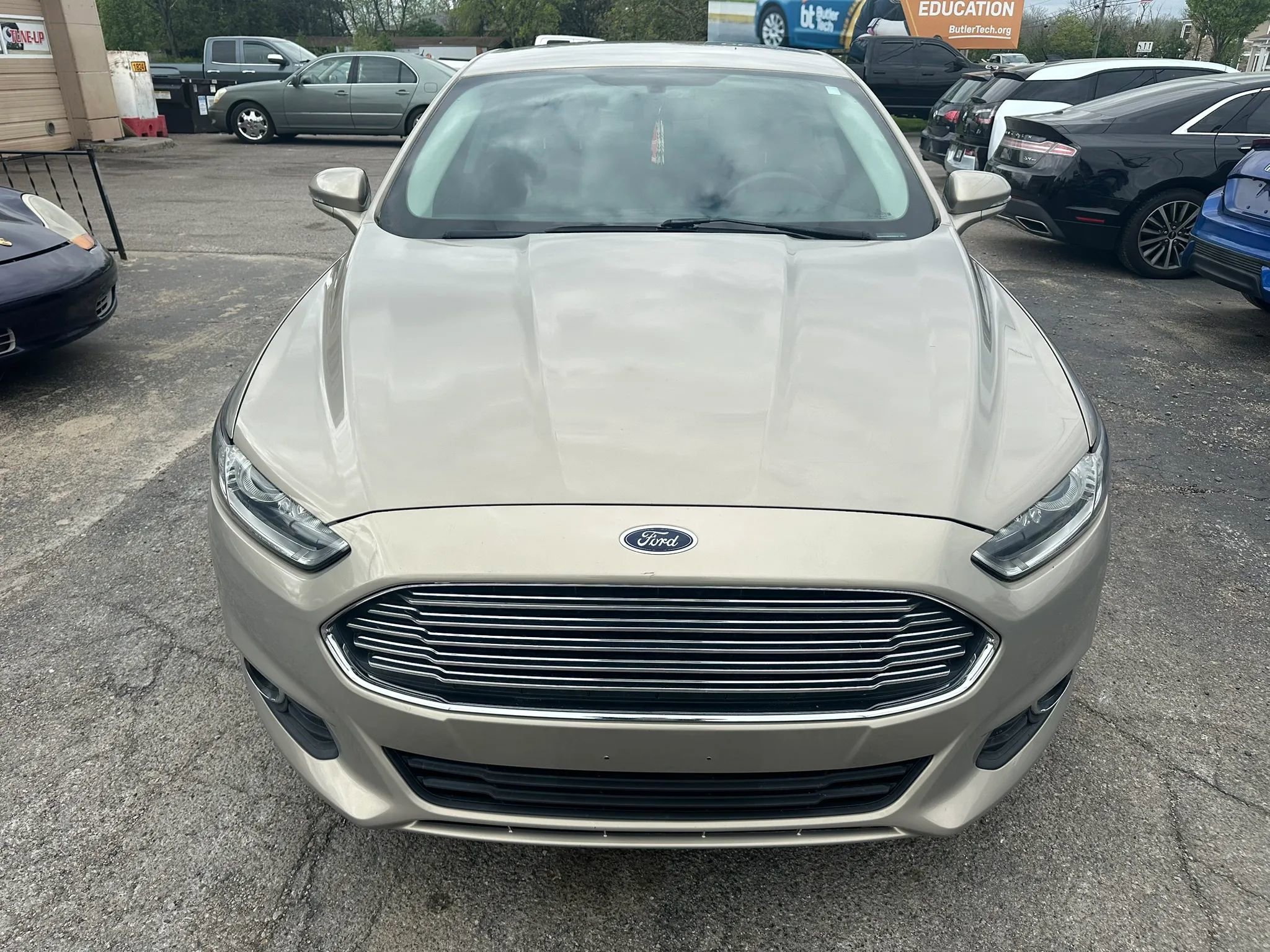 Used 2016 Ford Fusion SE w/ Equipment Group 201A image 11