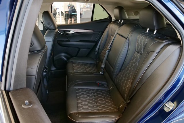 Used 2023 Buick Envision Avenir image 12