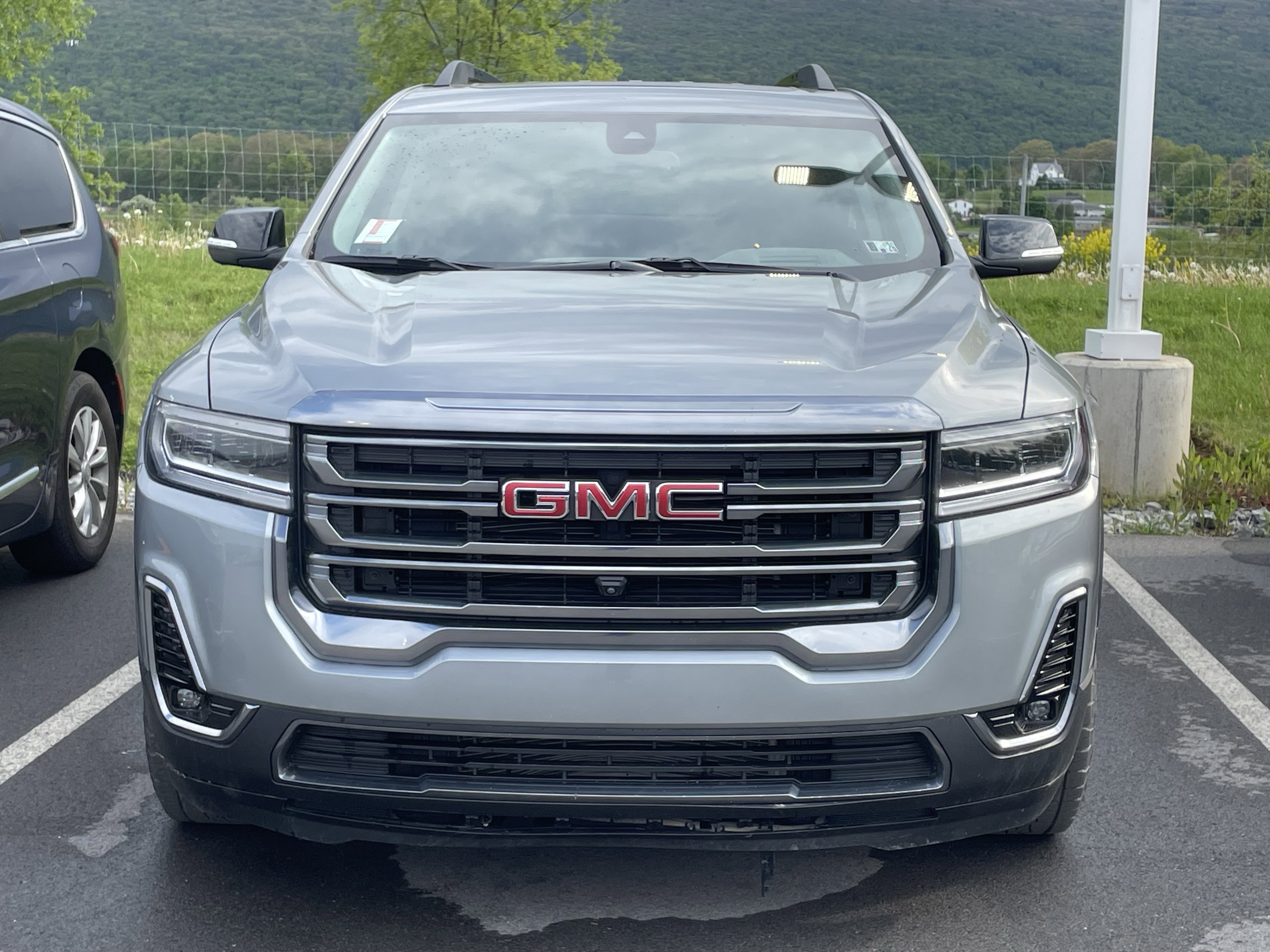 Used 2023 GMC Acadia AT4 w/ Technology Package AWD/4WD image 3