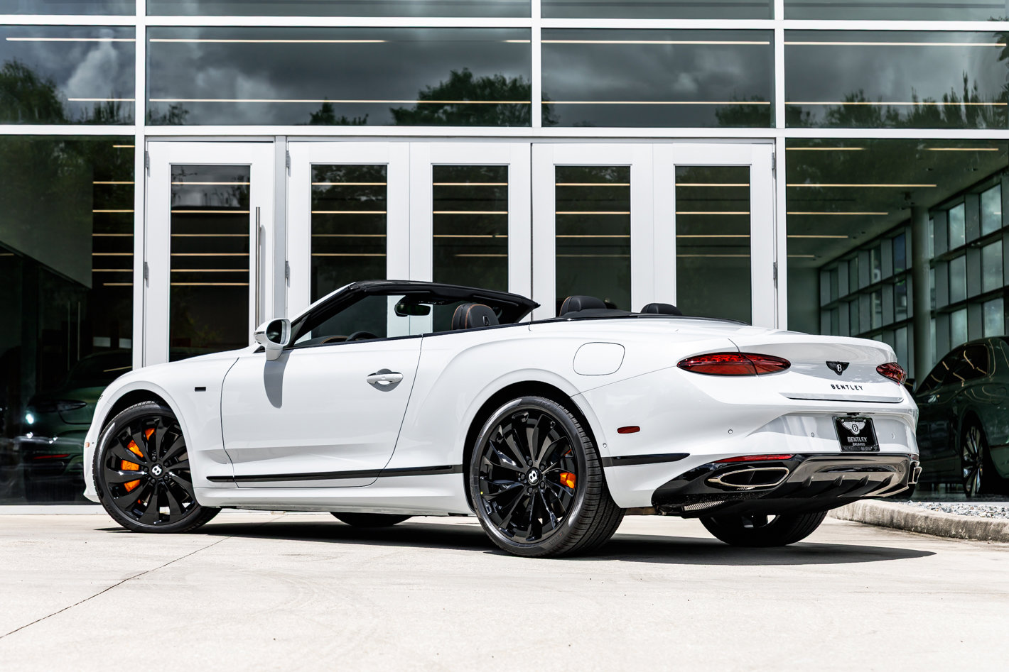 Used 2025 Bentley Continental GTC image 15