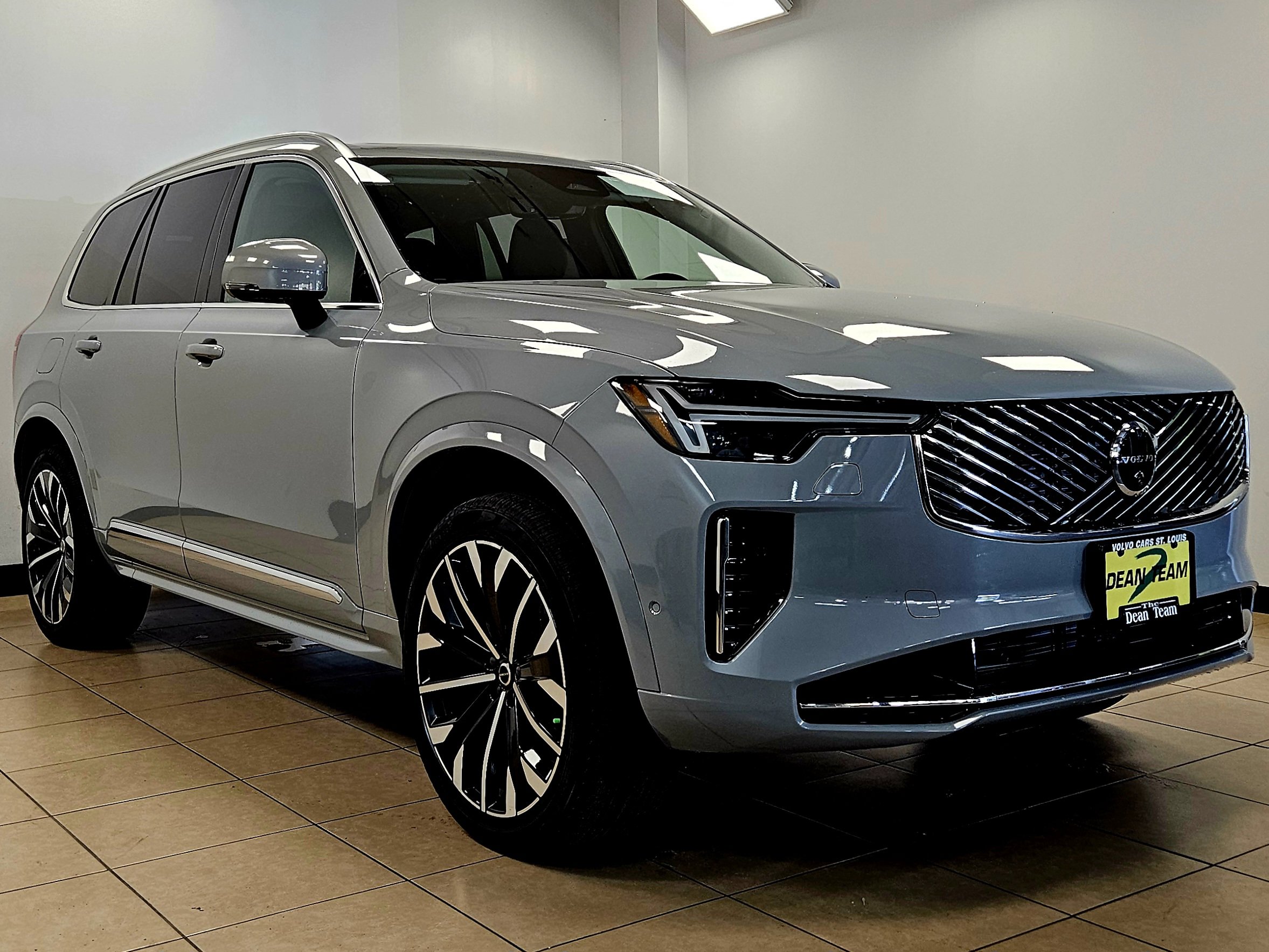 New 2026 Volvo XC90 B6 Plus image 3