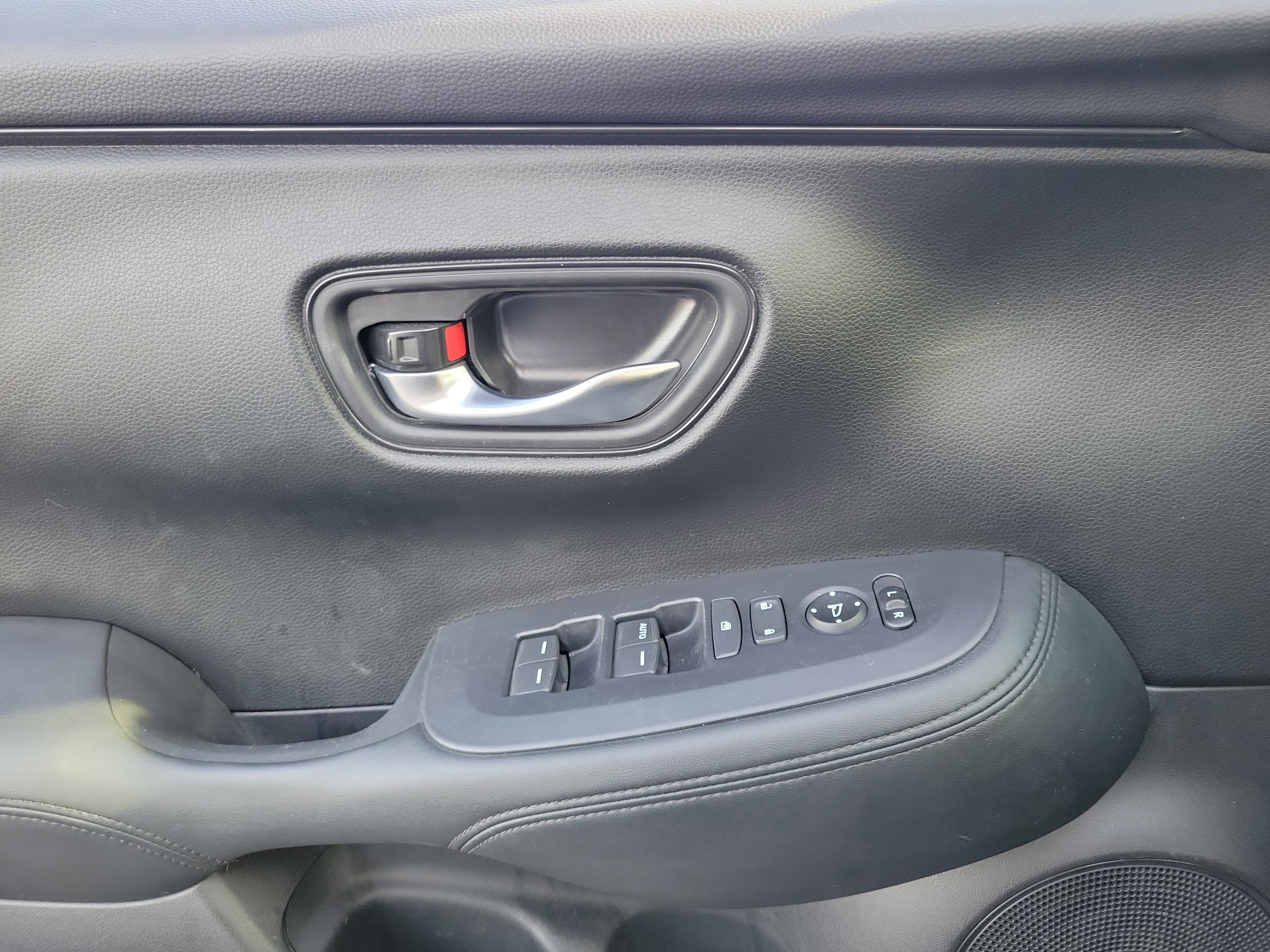 Used 2024 Honda HR-V LX image 17