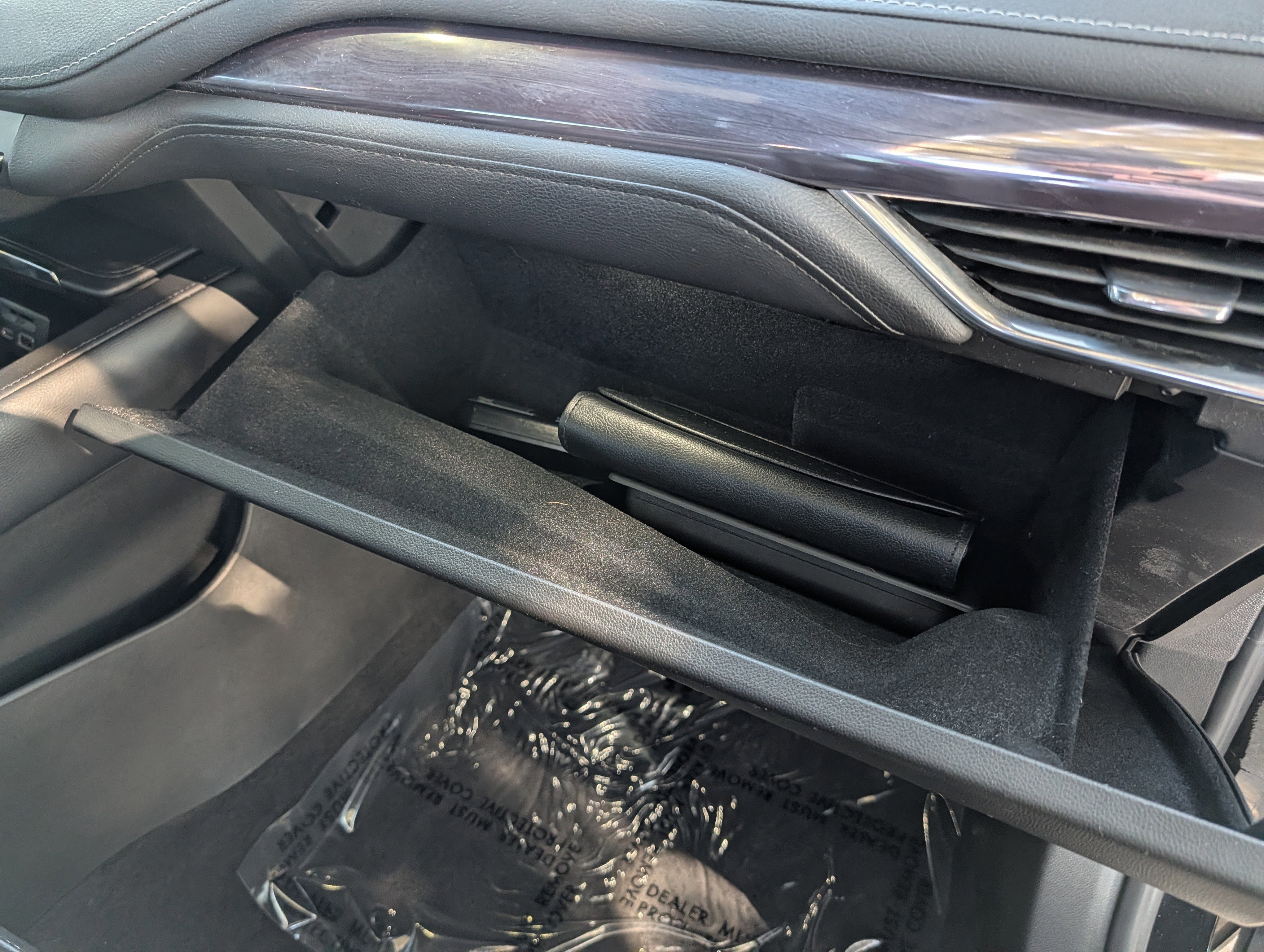 Used 2023 Cadillac XT4 Luxury w/ Cold Weather Package image 27