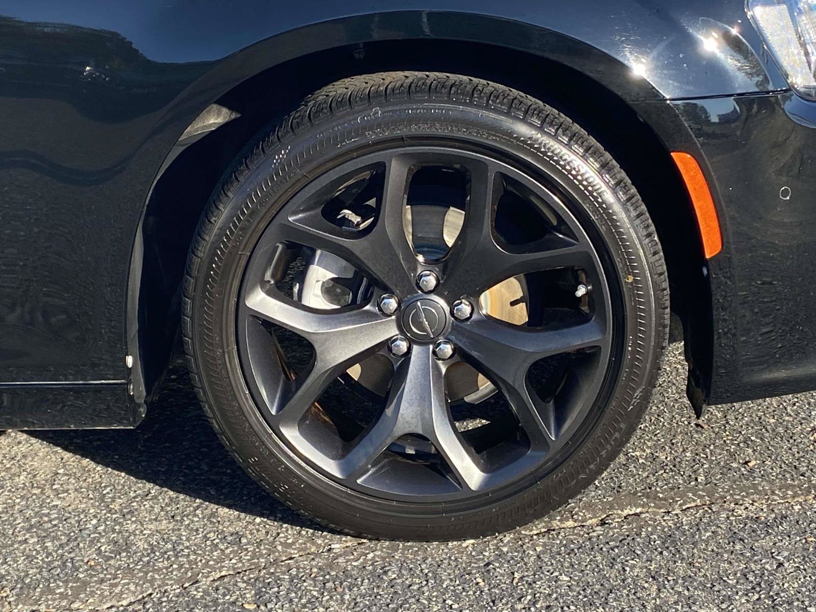 Used 2022 Chrysler 300 Touring L w/ Comfort Group RWD image 11