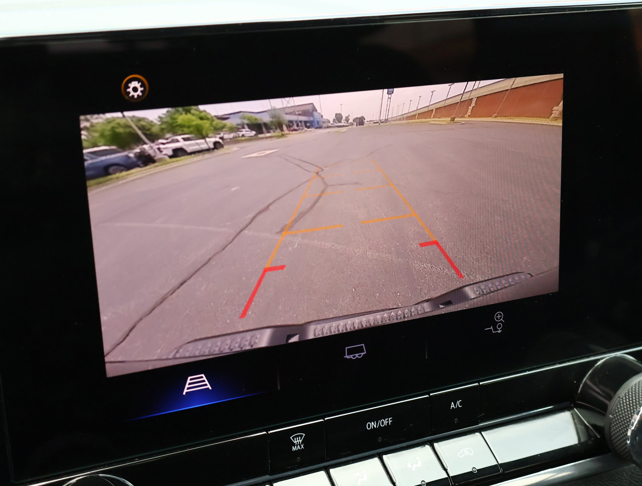 Used 2024 Chevrolet Colorado W/T RWD image 5
