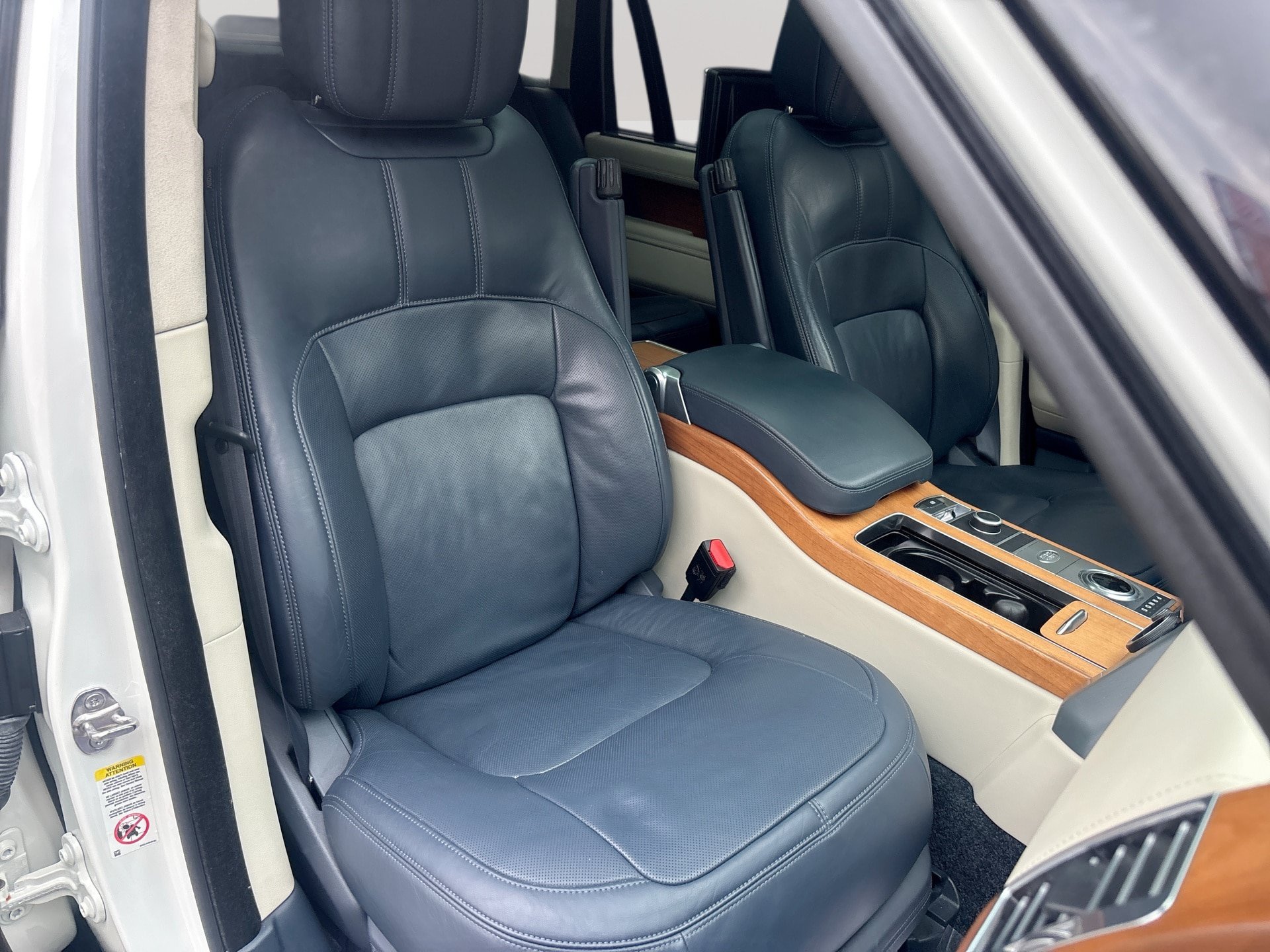 Used 2020 Land Rover Range Rover Long Wheelbase Autobiography AWD/4WD image 28