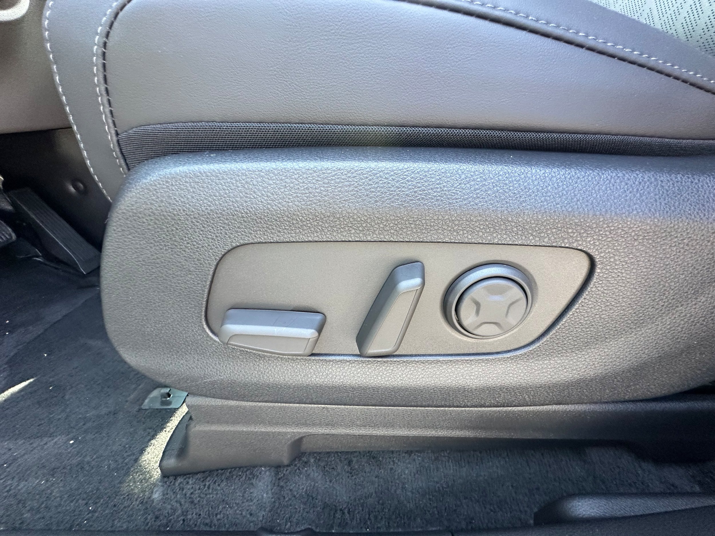 New 2027 Kia Carnival FWD image 26
