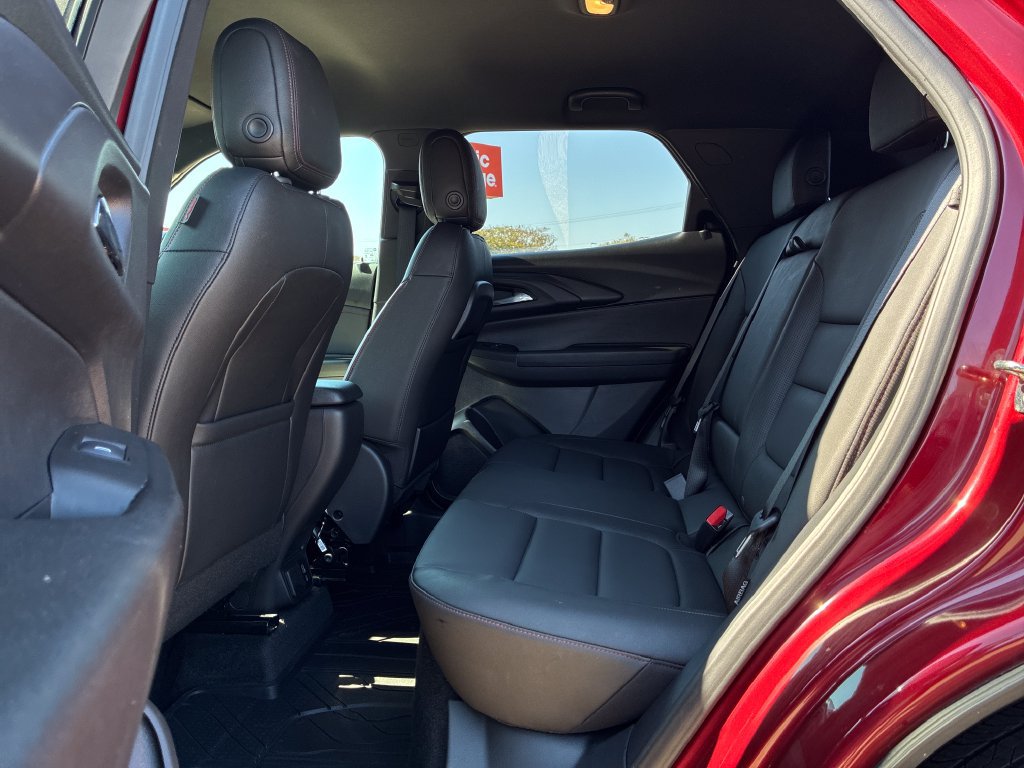Used 2025 Chevrolet TrailBlazer RS w/ Convenience Package FWD image 17