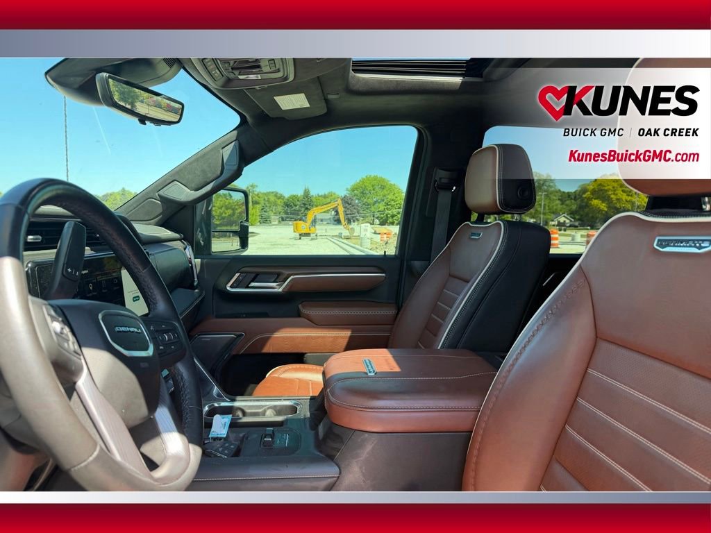 Used 2025 GMC Sierra 2500 Denali Ultimate w/ Snow Plow Prep/Camper Package AWD/4WD image 9