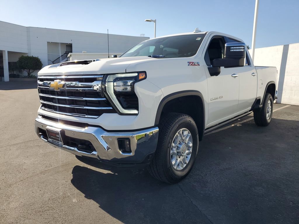 Used 2024 Chevrolet Silverado 2500 LTZ w/ LTZ Premium Package image 3