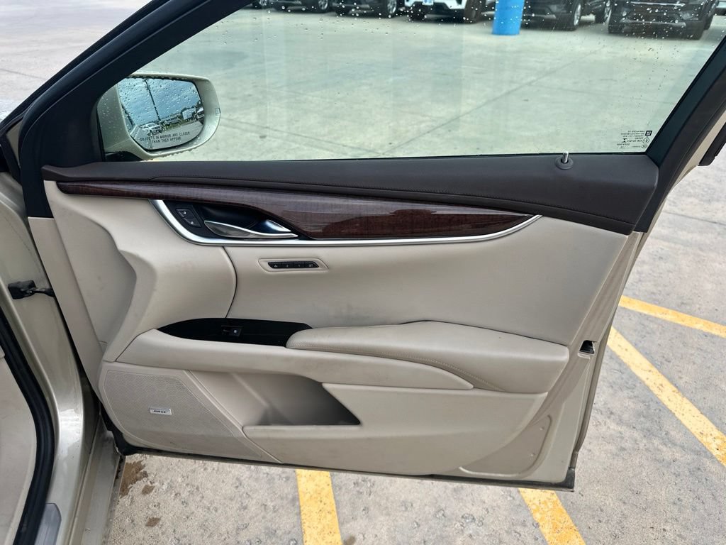 Used 2014 Cadillac XTS Luxury w/ Driver Awareness Package FWD image 27
