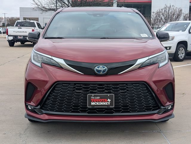 Used 2022 Toyota Sienna XSE image 7