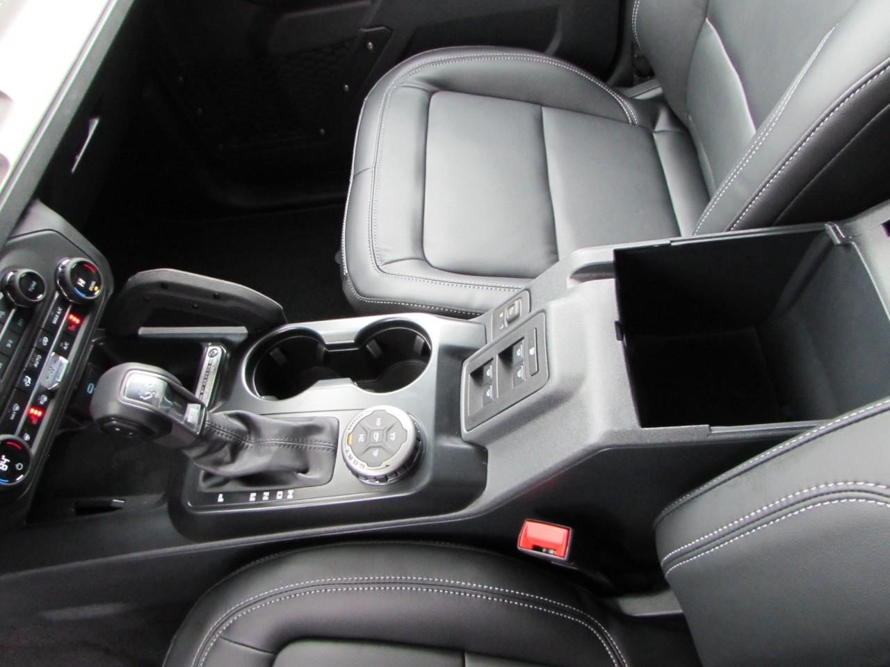 New 2025 Ford Bronco Outer Banks w/ Sasquatch Package AWD/4WD image 21