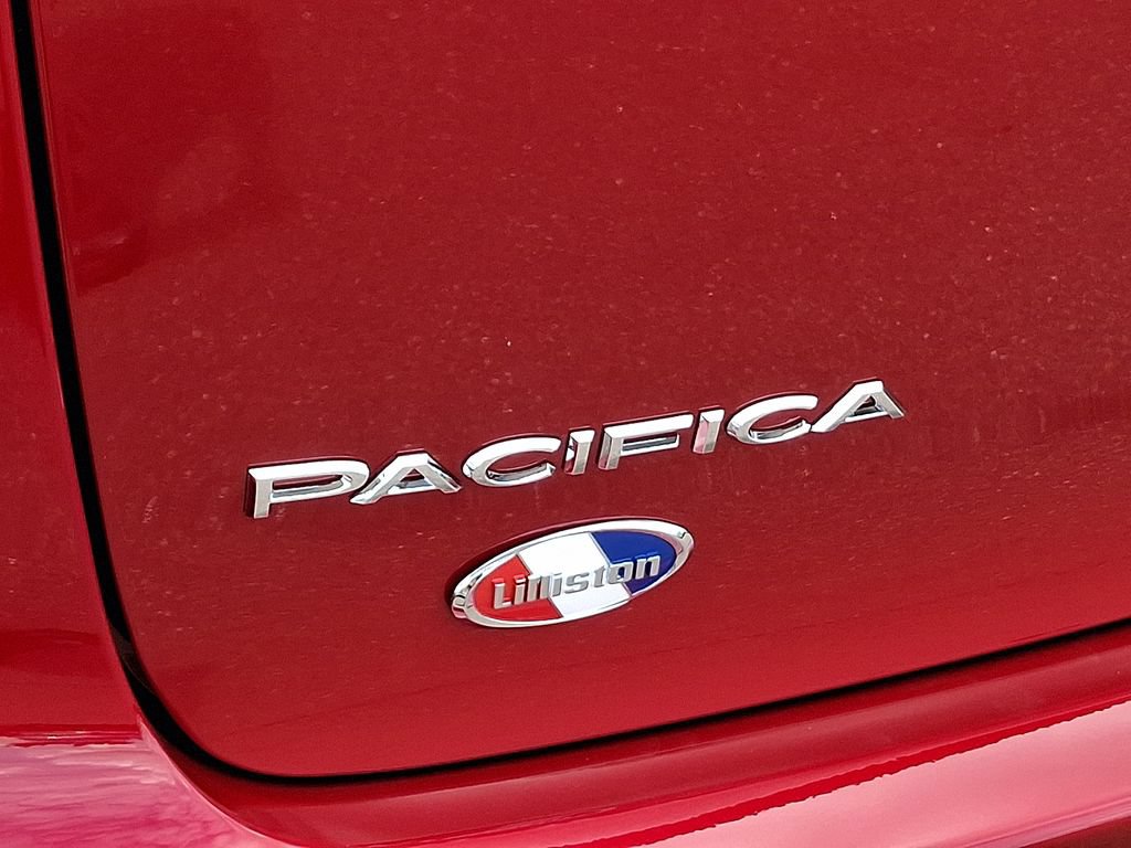 New 2027 Chrysler Pacifica Select w/ Family Tech Group AWD/4WD image 11