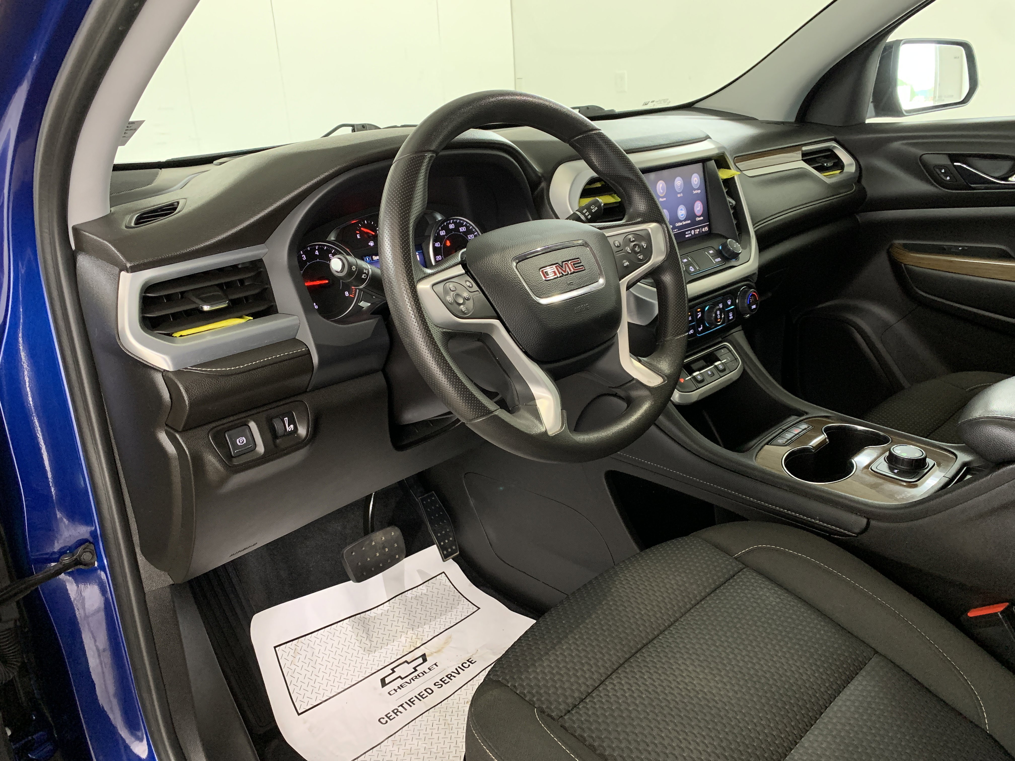 Used 2023 GMC Acadia SLE w/ Elevation Edition image 13