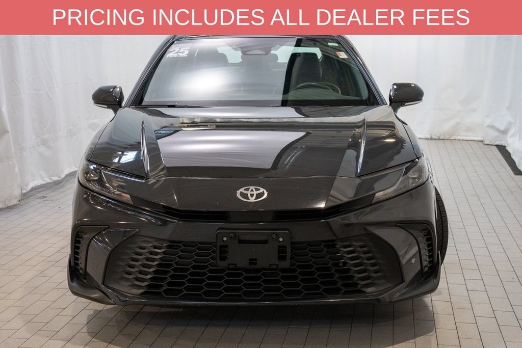 Used 2025 Toyota Camry SE FWD image 2