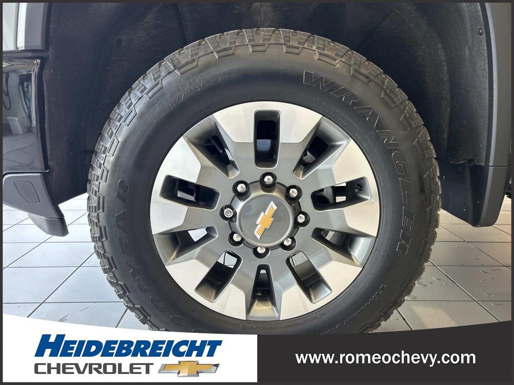 Used 2025 Chevrolet Silverado 2500 Custom w/ Custom Convenience Package AWD/4WD image 7