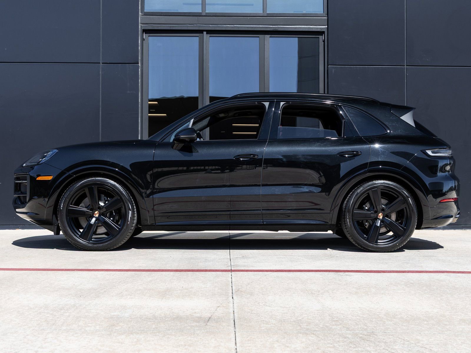 New 2026 Porsche Cayenne GTS image 2