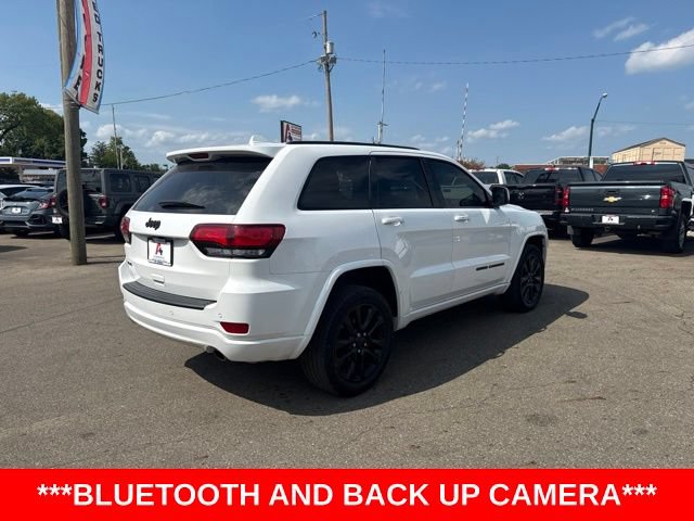 Used 2021 Jeep Grand Cherokee Laredo X AWD/4WD image 3