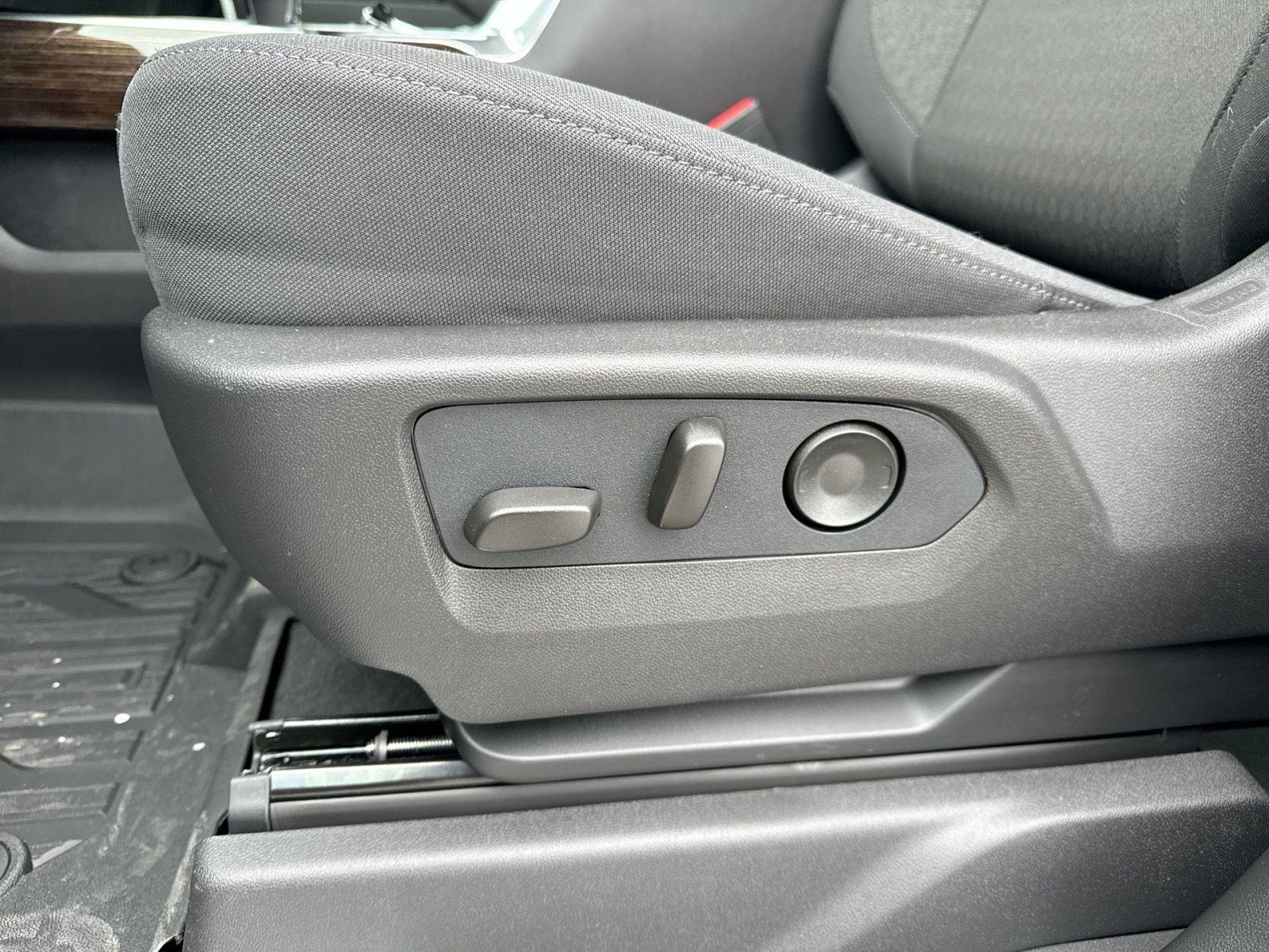 New 2026 GMC Sierra 1500 Elevation image 14