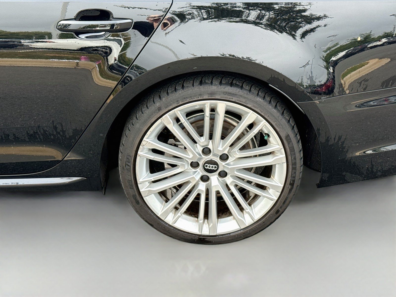 Used 2018 Audi A4 2.0T Ultra Premium Plus FWD image 30