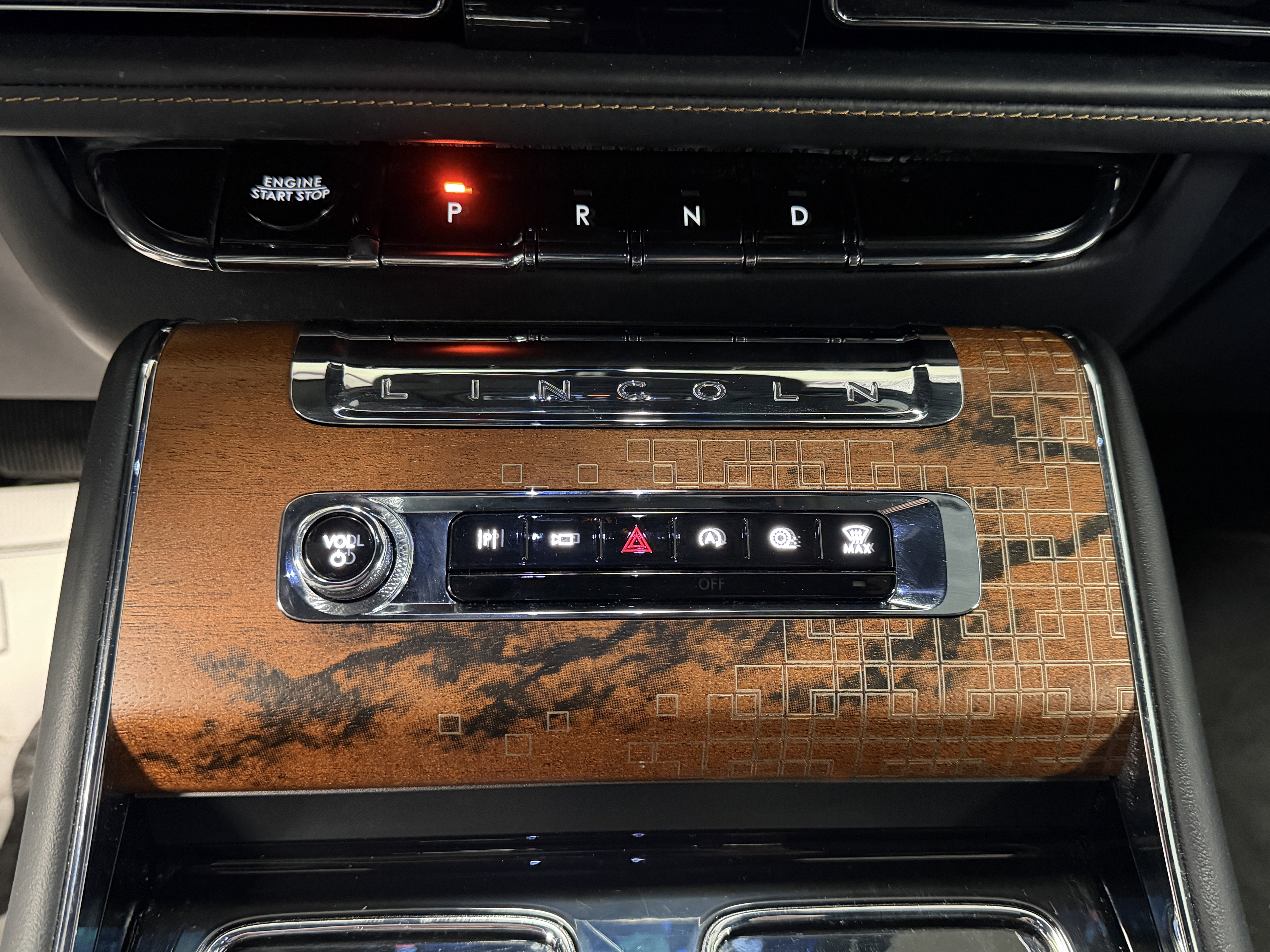 Used 2025 Lincoln Aviator Black Label AWD/4WD image 11