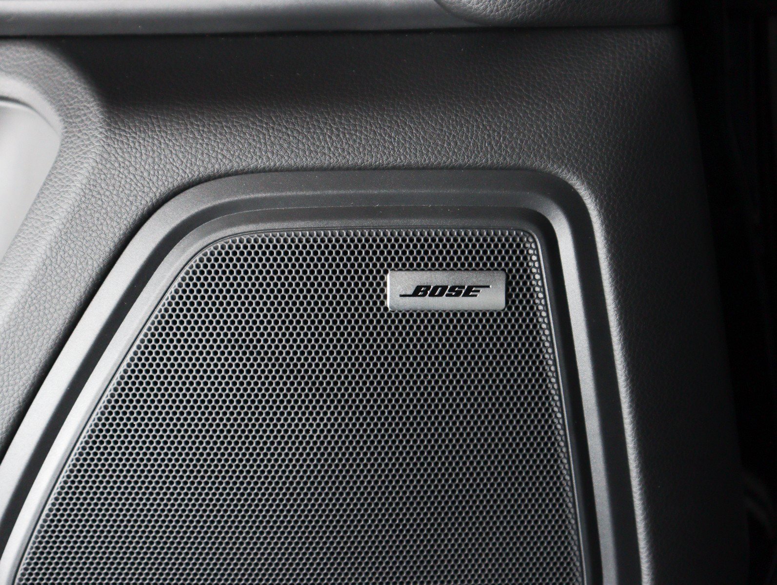 Certified 2026 Porsche Macan AWD/4WD image 22