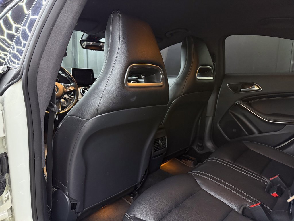 Used 2016 Mercedes-Benz CLA 250 image 19