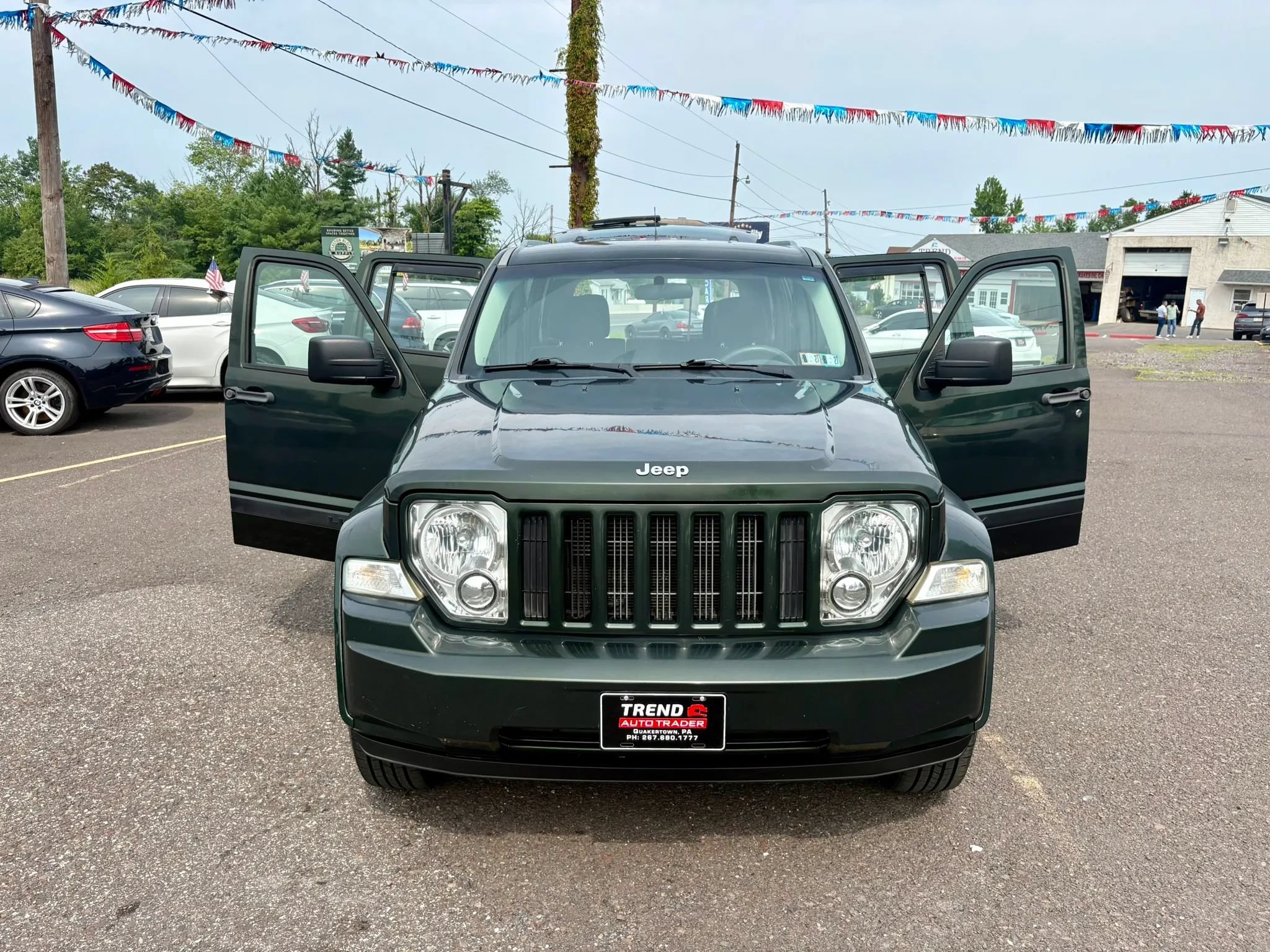 Used 2011 Jeep Liberty Sport AWD/4WD image 9