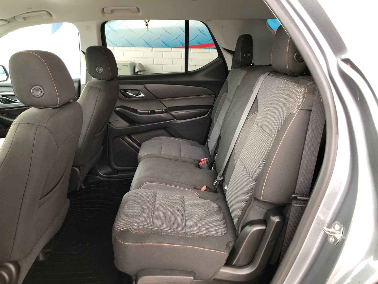 Used 2018 Chevrolet Traverse LS FWD image 12