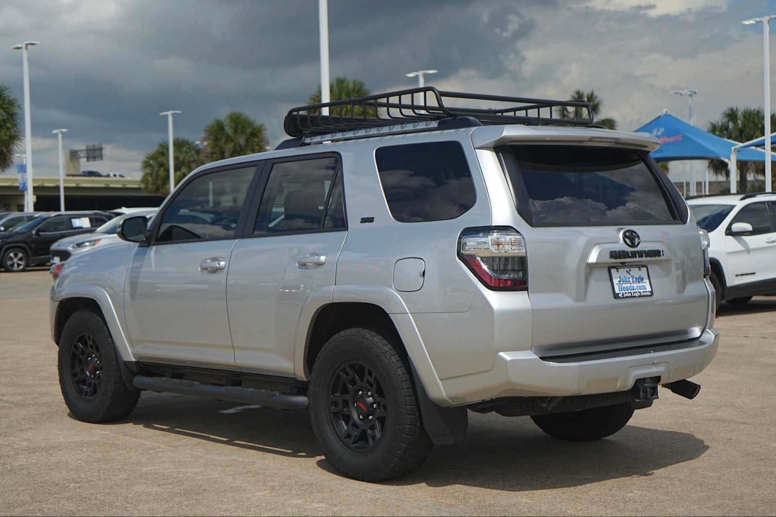Used 2023 Toyota 4Runner SR5 Premium w/ Moonroof Package RWD image 4