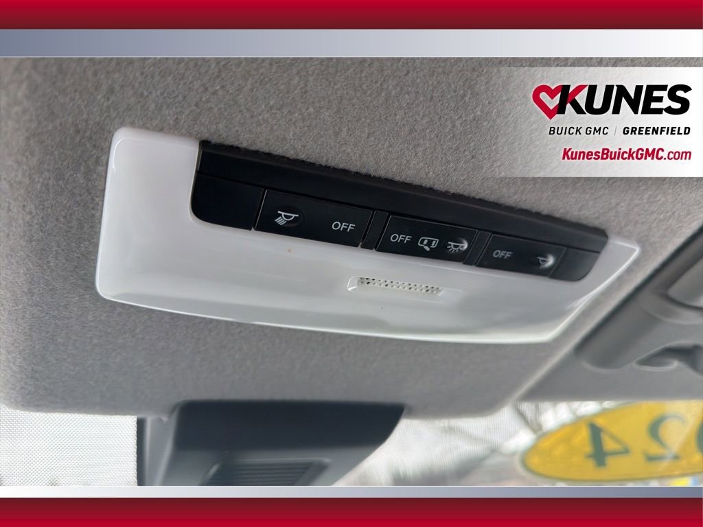 Used 2024 Nissan Kicks S image 30