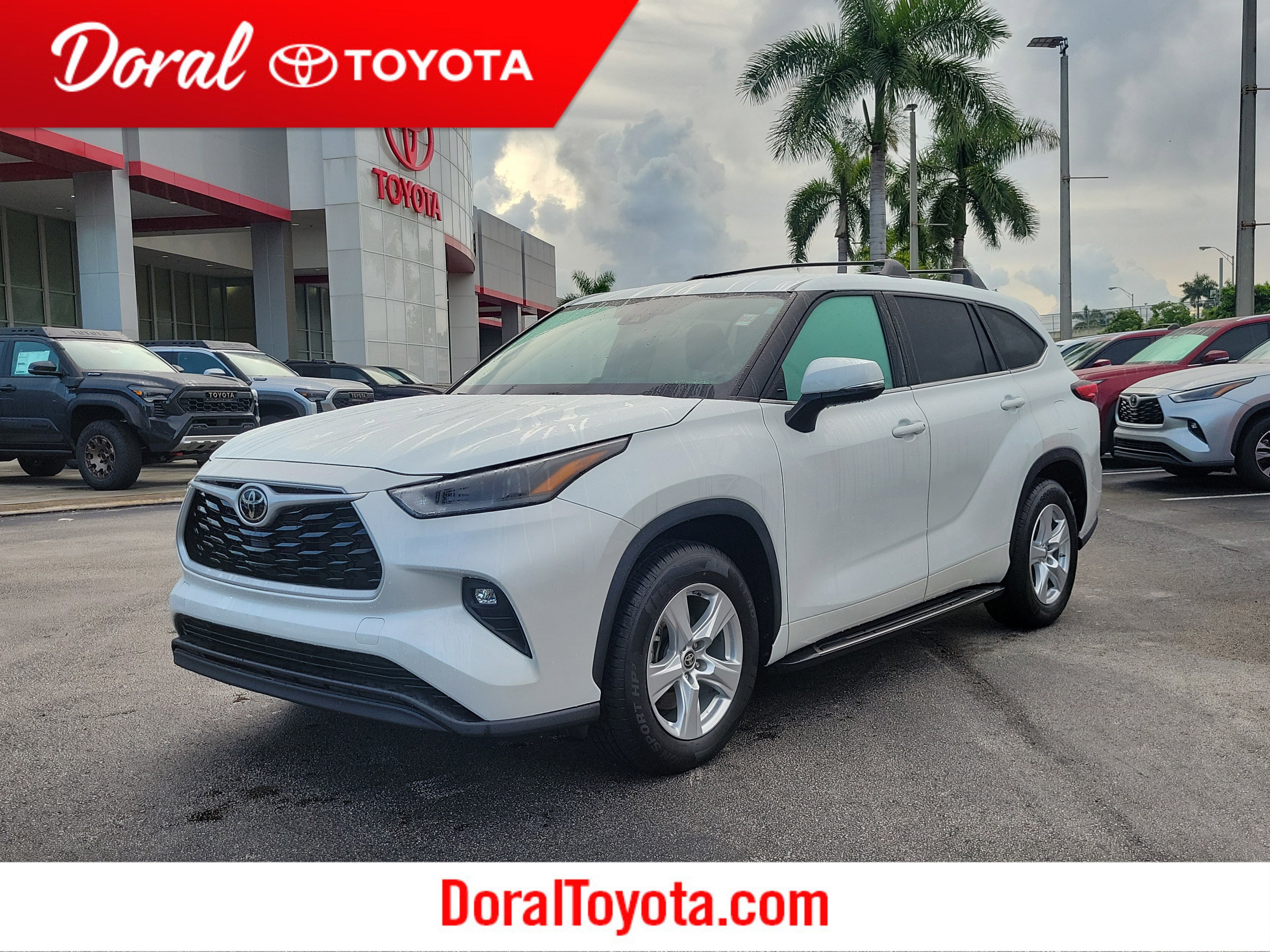 Used 2023 Toyota Highlander LE