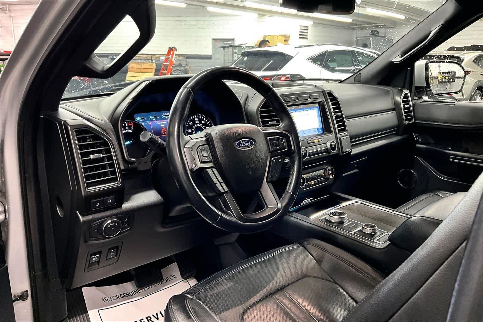 Used 2018 Ford Expedition Limited AWD/4WD image 17