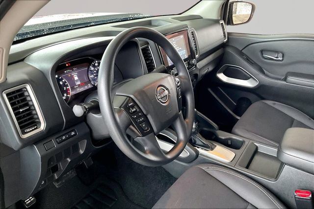Used 2023 Nissan Frontier SV image 12