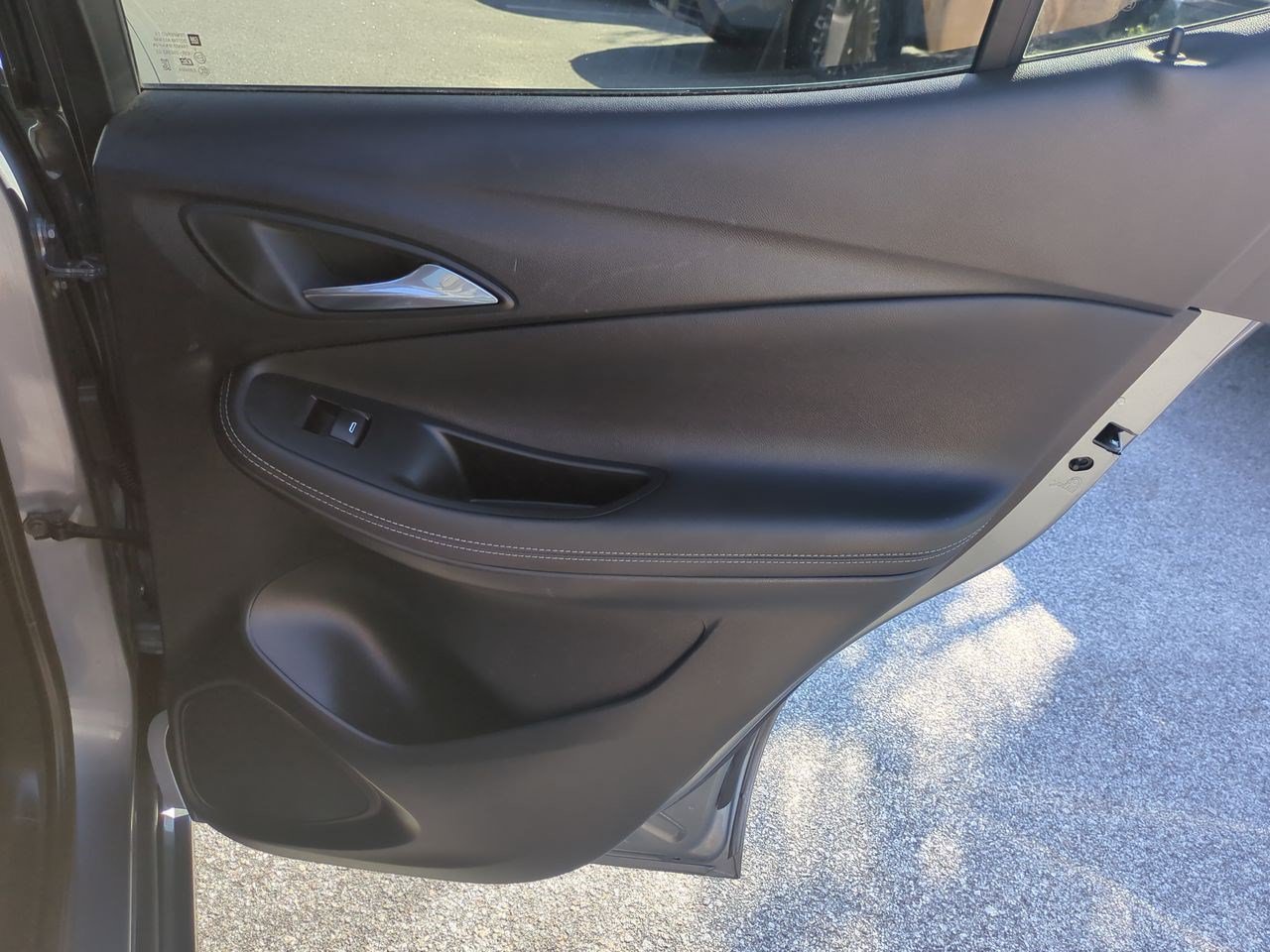 Used 2022 Buick Encore GX Preferred w/ Sport Touring Package FWD image 33