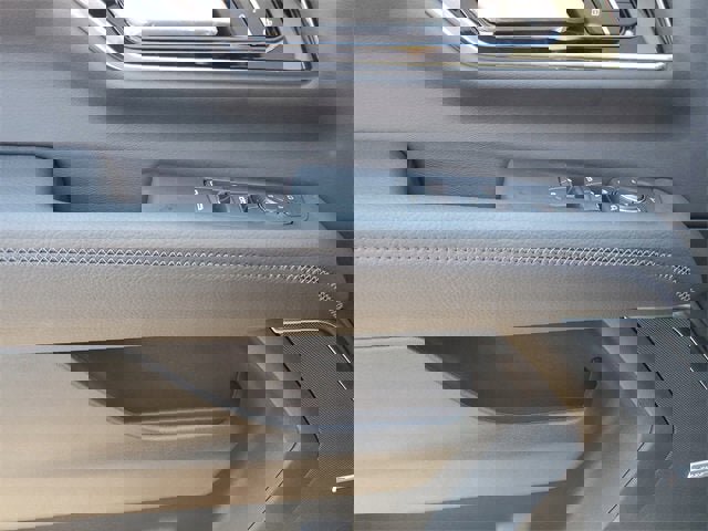 New 2025 GMC Yukon XL Denali image 17