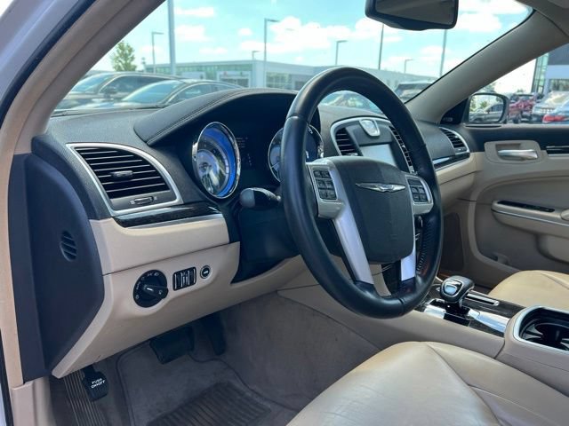 Used 2012 Chrysler 300 Limited RWD image 9