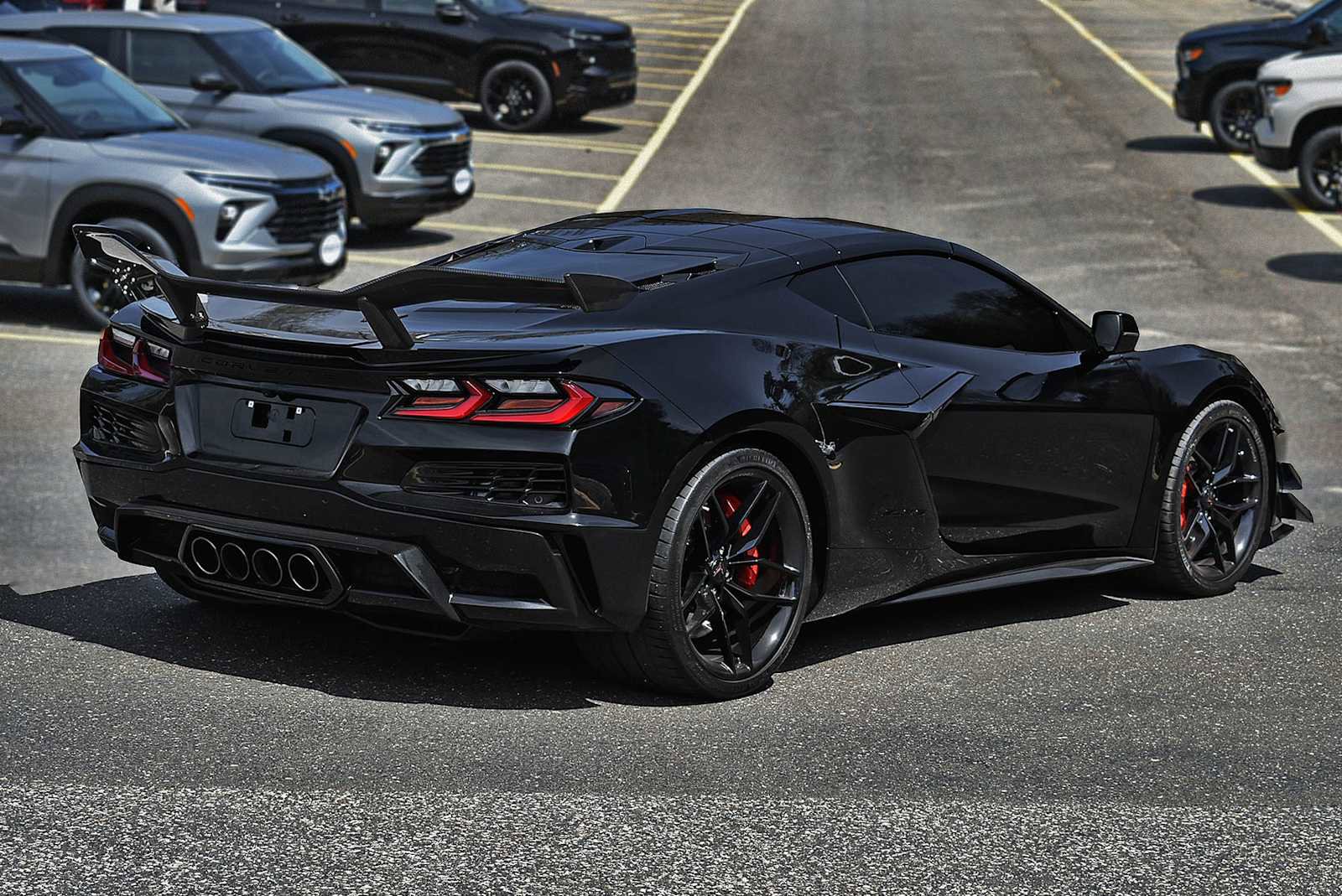Used 2025 Chevrolet Corvette Z06 RWD image 11