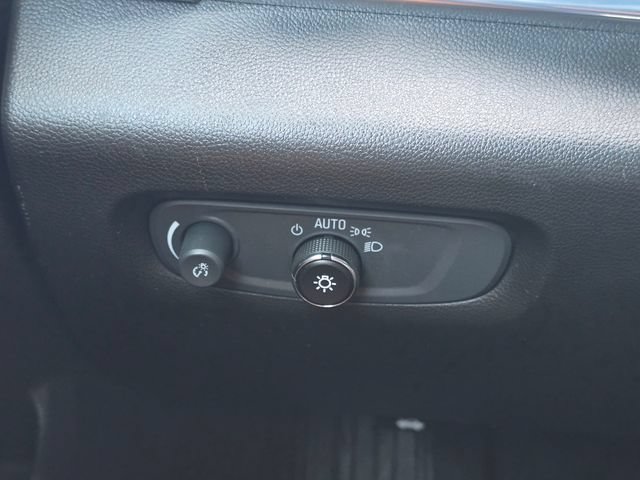 Used 2023 Chevrolet Traverse LT FWD image 34