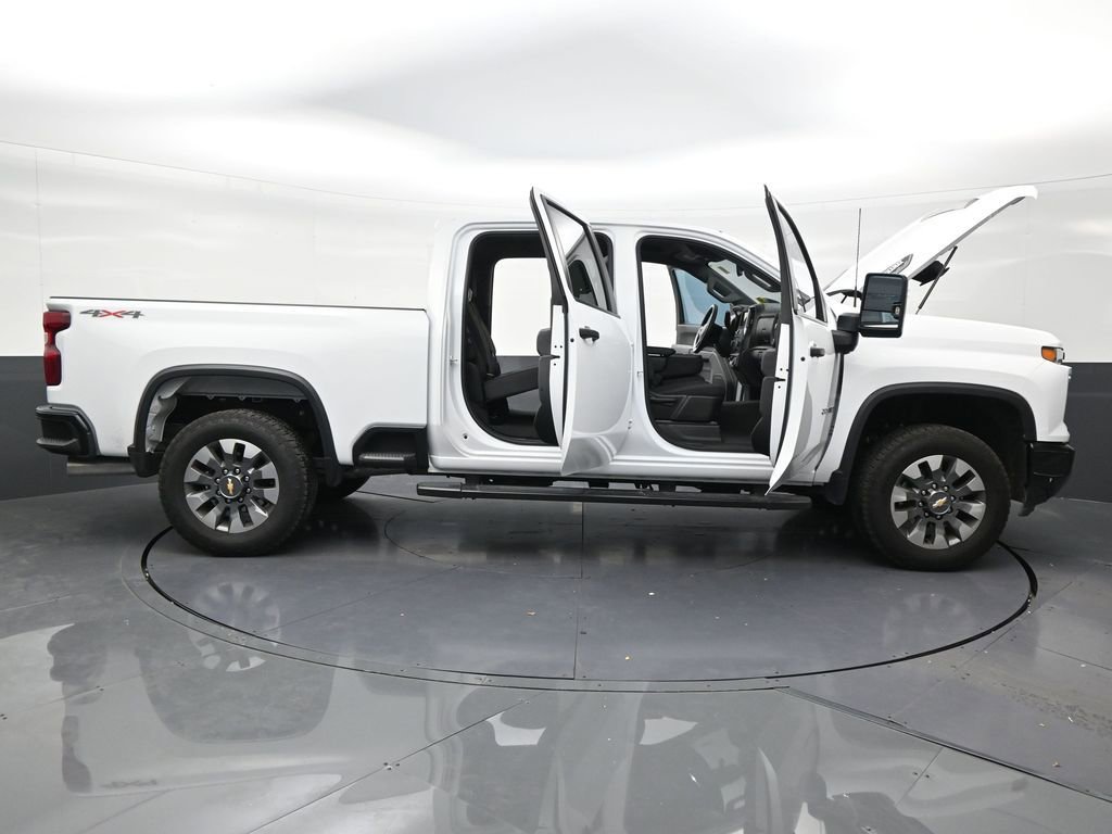 Used 2025 Chevrolet Silverado 2500 Custom w/ Custom Value Package AWD/4WD image 29