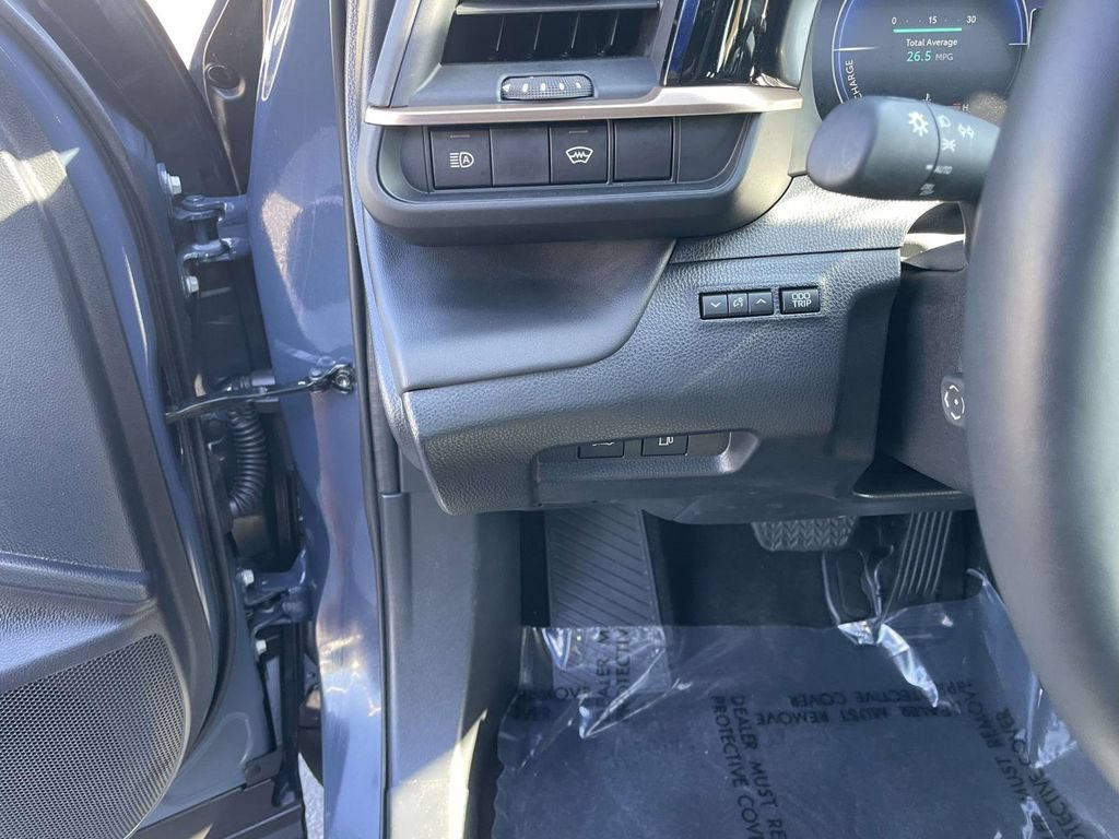 Used 2026 Toyota Crown Platinum AWD/4WD image 32