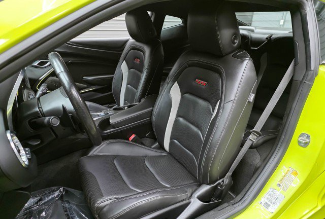 Used 2020 Chevrolet Camaro SS RWD image 13