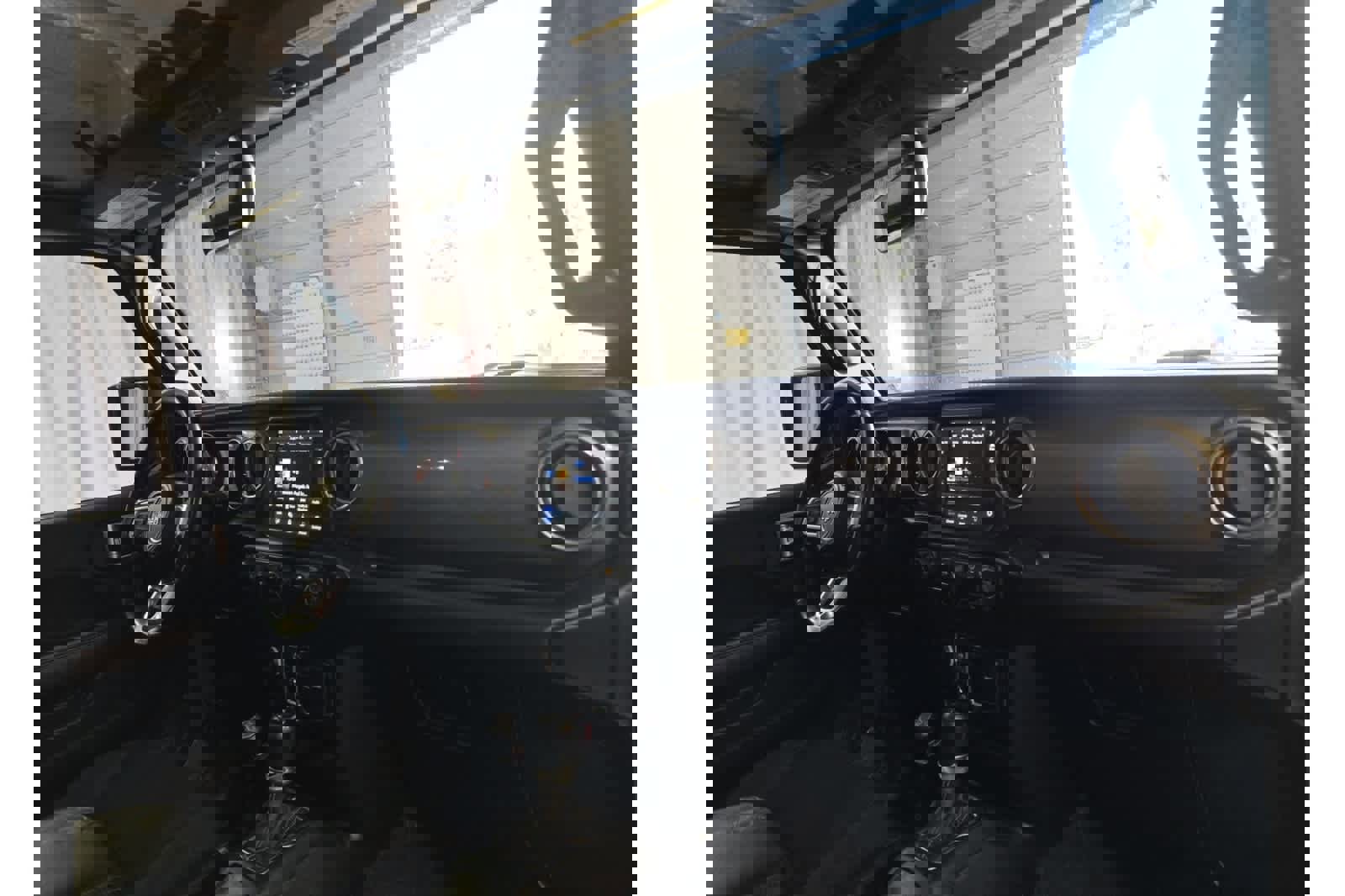 Used 2021 Jeep Gladiator Overland image 15