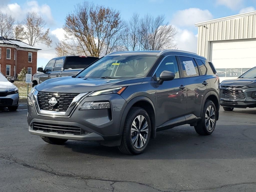 Used 2022 Nissan Rogue SV w/ SV Premium Package image 3