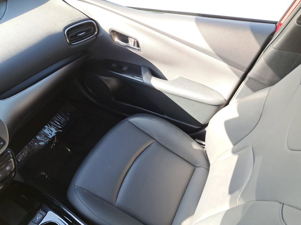 Certified 2021 Toyota Prius XLE image 12