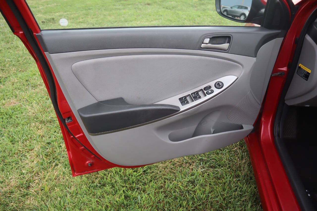 Used 2017 Hyundai Accent SE FWD image 23
