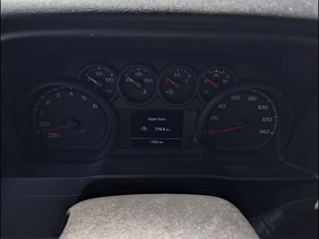 Used 2025 Chevrolet Silverado 1500 Custom AWD/4WD image 2
