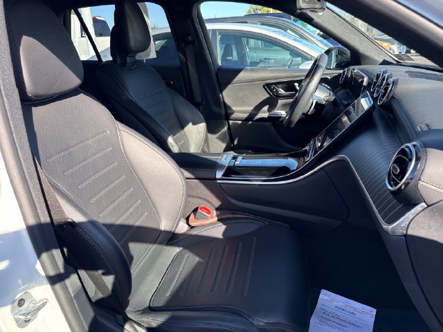 Used 2024 Mercedes-Benz GLC 300 4MATIC image 16